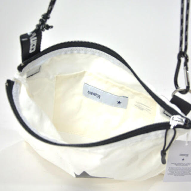 CONVERSE(コンバース)の新品未使用 TOKYO コンバース トウキョウ サコッシュ 白 売れ筋 No.1 レディースのバッグ(ショルダーバッグ)の商品写真
