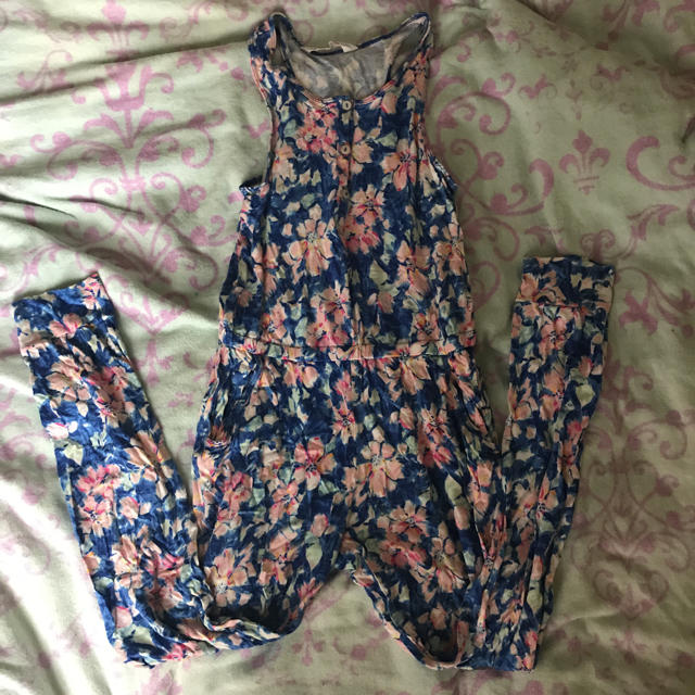 H&M(エイチアンドエム)のH&Mリゾート柄ロンパース キッズ/ベビー/マタニティのキッズ服女の子用(90cm~)(ワンピース)の商品写真