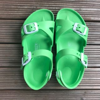 ビルケンシュトック(BIRKENSTOCK)のビルケンシュトックキッズサンダル☆グリーン17㎝(サンダル)