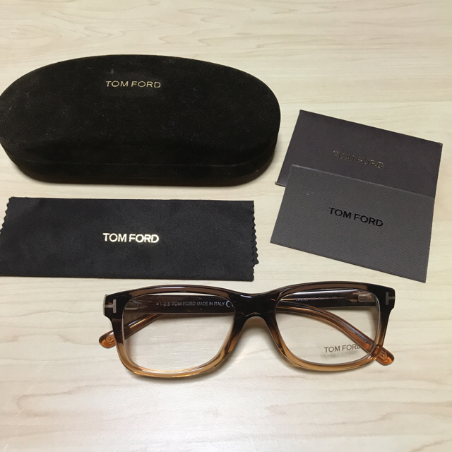 TOM FORD(トムフォード)のPEROPERO shop様用 Tom Ford メガネ 度なし メンズのファッション小物(サングラス/メガネ)の商品写真