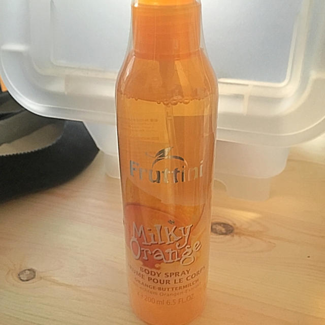 THE BODY SHOP(ザボディショップ)のフルッティーニ Fruttini ボディミストスプレー ミルキィオレンジ 未開封 コスメ/美容の香水(香水(女性用))の商品写真