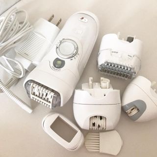 ブラウン(BRAUN)のBRAUN シェーバーセット(レディースシェーバー)