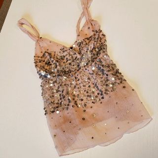 ザラ(ZARA)のZARAシェルっぽいスパンコール刺繍シフォンキャミソールピンク◼BCBG好き(キャミソール)