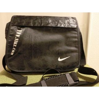 NIKE(メッセンジャーバッグ)のフリマアイテム一覧 NIKE(メッセンジャーバッグ)のフリマアイテム一覧