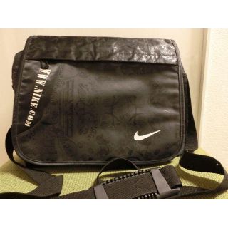 ナイキ(NIKE)のNIKE　メッセンジャーバッグ(メッセンジャーバッグ)