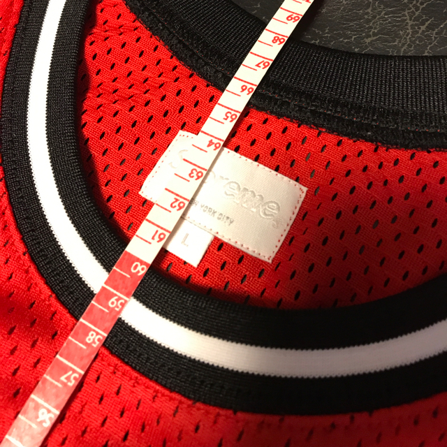 Supreme(シュプリーム)のSupreme Curve Basketball Jersey   カラーRed メンズのトップス(タンクトップ)の商品写真