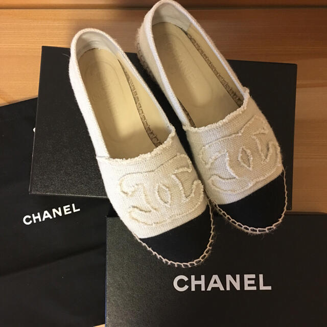 CHANEL(シャネル)のCHANEL エスパドリーユ ベージュ✖︎ブラック サイズ37 レディースの靴/シューズ(その他)の商品写真