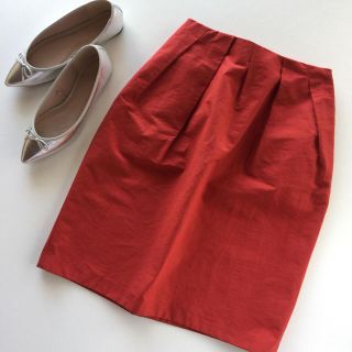 アーバンリサーチロッソ(URBAN RESEARCH ROSSO)の美品 CLASSY掲載*アーバンリサーチ*きれい色タックコクーンスカート(ひざ丈スカート)