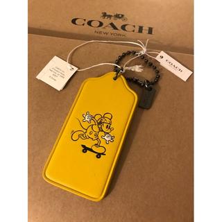 コーチ(COACH)のコーチ×ディズニー COACH ミッキー イエロー レザー キーホルダー(キーホルダー)