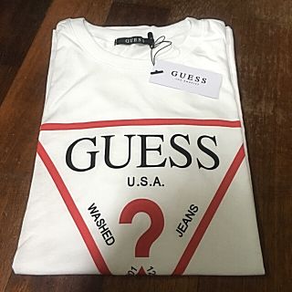 ゲス(GUESS)の guess tシャツ白 Mサイズ 新品タグ付き値下げしました！(Tシャツ/カットソー(半袖/袖なし))