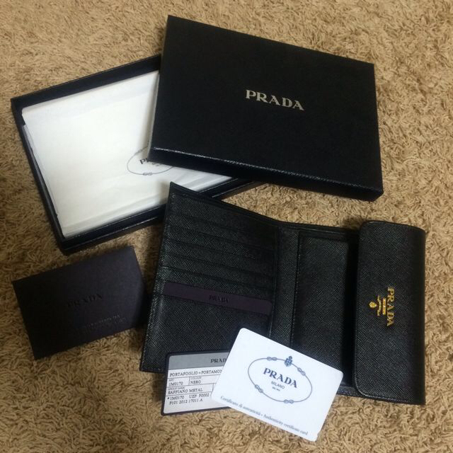 PRADA(プラダ)のPRADAサフィアーノ財布 レディースのファッション小物(財布)の商品写真