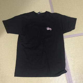 ステューシー(STUSSY)の品薄 stussy 黒×ピンク tシャツ(Tシャツ/カットソー(半袖/袖なし))