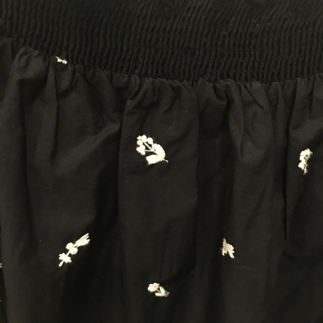 ZARA(ザラ)のosanpo様💠刺繍ブラウス レディースのトップス(シャツ/ブラウス(長袖/七分))の商品写真