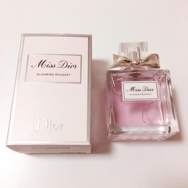 Christian Dior(クリスチャンディオール)のブルーミングブーケ 100ml コスメ/美容の香水(香水(女性用))の商品写真