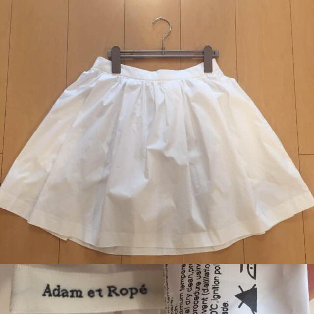 Adam et Rope'(アダムエロぺ)のAdam et Rope アダムエロペ スカート 白  36 レディースのスカート(ひざ丈スカート)の商品写真
