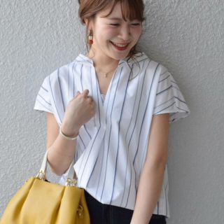 シップスフォーウィメン(SHIPS for women)のSHIPS for women♡バックリボンブラウス♡今季新品♪(シャツ/ブラウス(半袖/袖なし))