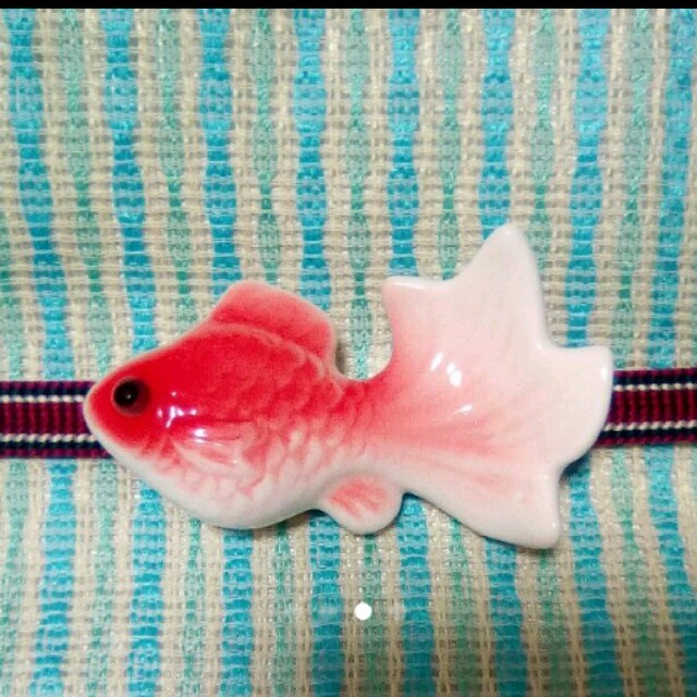 ラストセール♥帯留め　金魚　出目金　陶器 レディースの水着/浴衣(着物)の商品写真