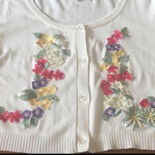 マーキュリーデュオ(MERCURYDUO)のマーキュリーデュオ♥︎花 刺繍カーディガン 七分袖(カーディガン)