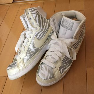 ナイキ(NIKE)のマカロン様用ナイキ AIR TROUPES MID スニーカー(スニーカー)