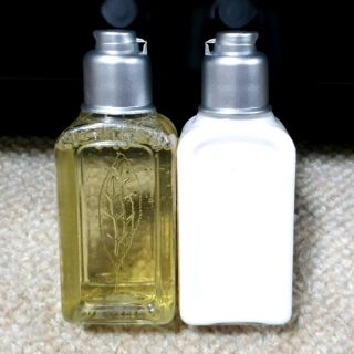 ロクシタン(L'OCCITANE)のL'OCCITANE　シャワージェル&ボディローション【新品未使用】(ボディローション/ミルク)