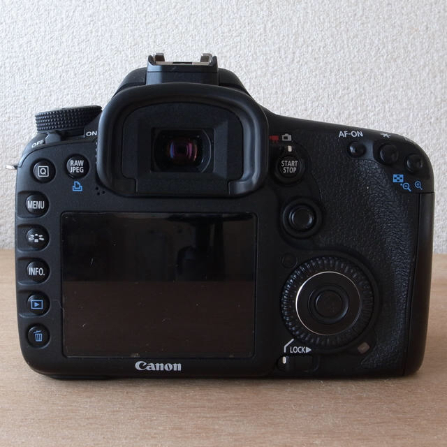 Canon(キヤノン)の【完動品】canon eos7D  スマホ/家電/カメラのカメラ(デジタル一眼)の商品写真