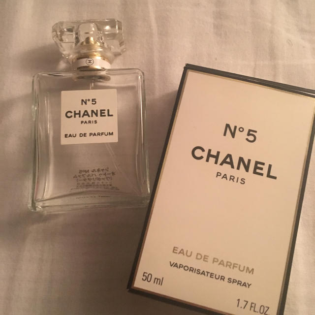 CHANEL(シャネル)のNo5 CHANEL 空き瓶❤️シャネル 香水瓶 ハンドメイドの素材/材料(各種パーツ)の商品写真