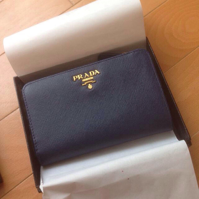 PRADA ブルー 財布