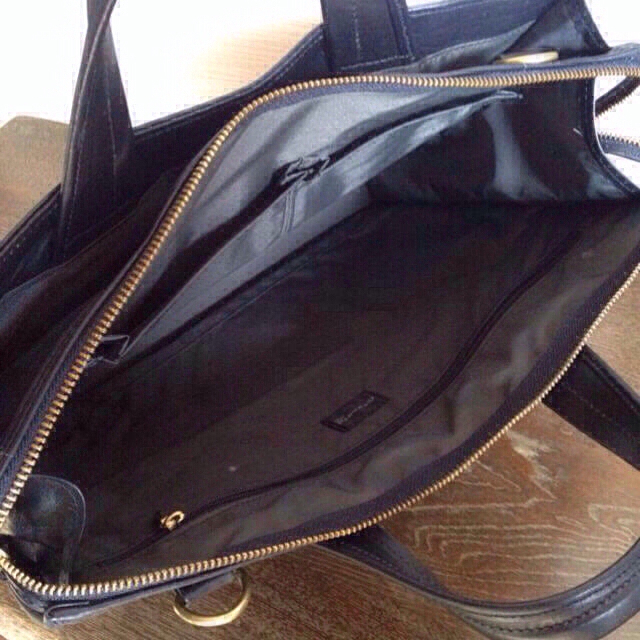 【未使用品】牛革 ブラック カバン レディースのバッグ(ショルダーバッグ)の商品写真