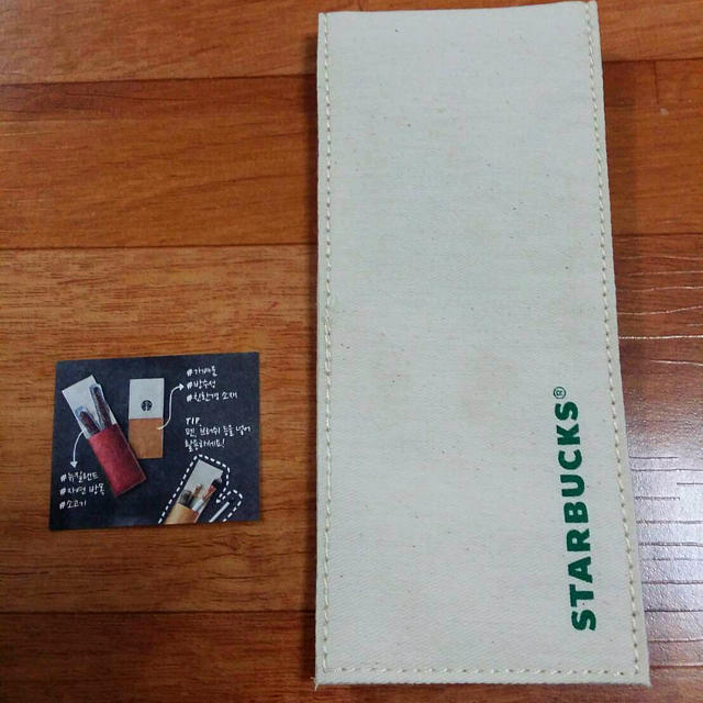 Starbucks Coffee(スターバックスコーヒー)の★韓国★スターバックス★ペンケース＆コスメブラシ★ケース★ボルドー★新品.未使用 レディースのファッション小物(ポーチ)の商品写真