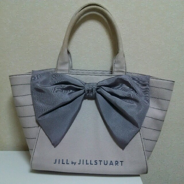 JILL by JILLSTUART(ジルバイジルスチュアート)のちか様専用 ジルバイジルスチュアート リボンバッグ レディースのバッグ(トートバッグ)の商品写真