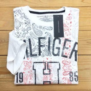 トミーヒルフィガー(TOMMY HILFIGER)の新品【キッズL】★トミー★珍しいペイズリー柄！プリント半袖Ｔシャツ/白(Tシャツ/カットソー(半袖/袖なし))