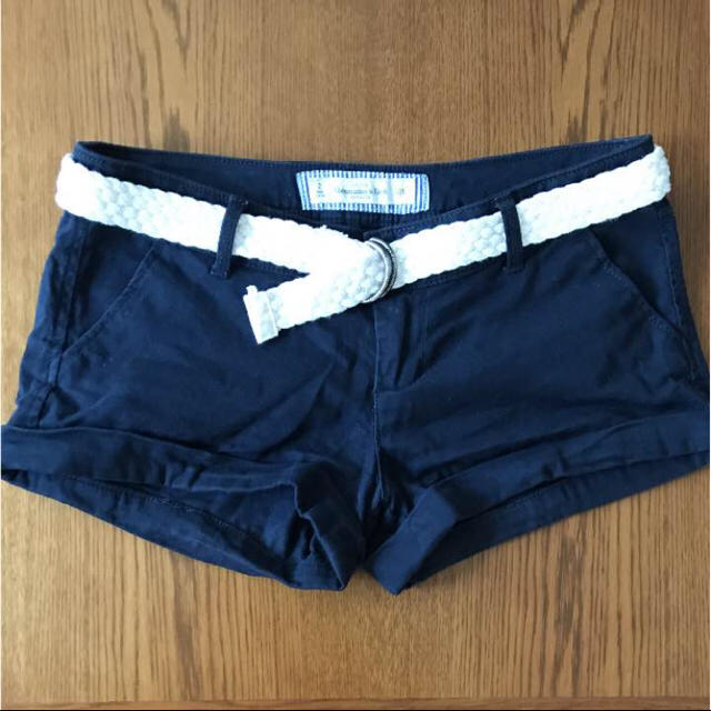 Abercrombie&Fitch(アバクロンビーアンドフィッチ)のAbercrombie&Fitch NEW YORK ショートパンツ サイズ2 レディースのパンツ(ショートパンツ)の商品写真