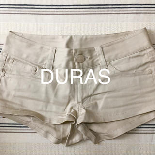 デュラス(DURAS)のDURAS ショートパンツ ベージュ(ショートパンツ)
