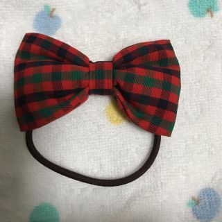 ファミリア(familiar)のハンドメイド☆ファミリア生地リボンヘアーゴム☆赤チェック柄(ファッション雑貨)