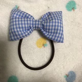 ファミリア(familiar)のハンドメイド☆ファミリア生地リボンヘアーゴム☆水色ギンガムチェック柄(ファッション雑貨)