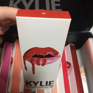 カイリーコスメティックス(Kylie Cosmetics)のkylie cosmetics 22/lip kits(口紅)