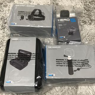 ゴープロ(GoPro)の《新品》GoPro hero5 session本体+付属品３点付(ビデオカメラ)