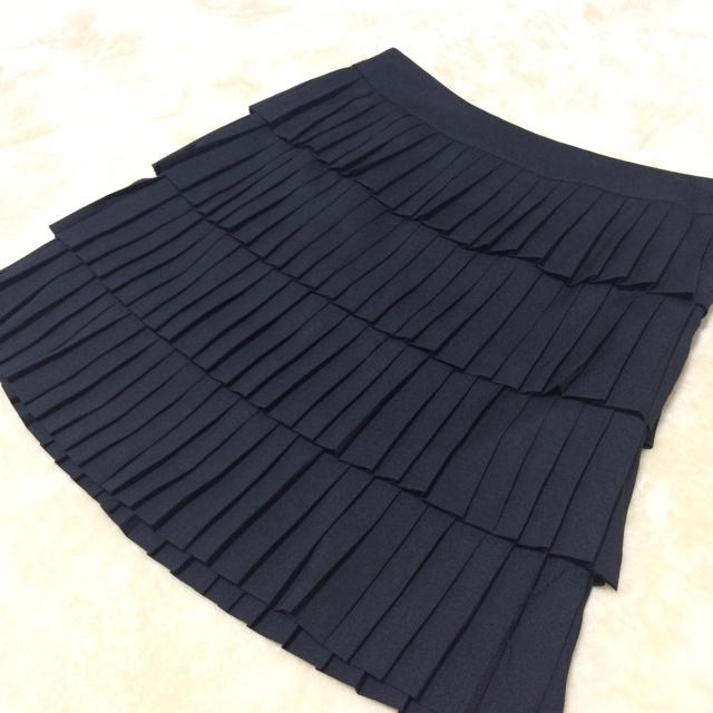 Adam et Rope'(アダムエロぺ)のパンソー 日本製ティアードプリーツスカート レディースのスカート(ミニスカート)の商品写真