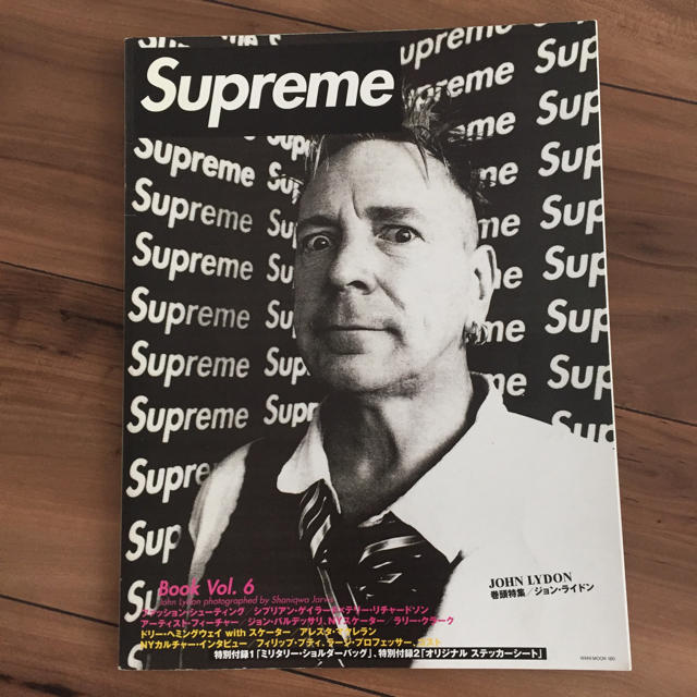 Supreme(シュプリーム)の★rino様専用★supreme/book vol6 エンタメ/ホビーの雑誌(ファッション)の商品写真