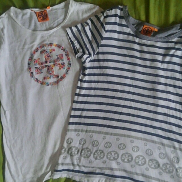 Tory Burch(トリーバーチ)のトリーバーチ　Tシャツ　２枚 レディースのトップス(Tシャツ(半袖/袖なし))の商品写真