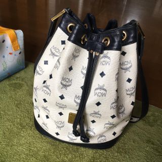 エムシーエム(MCM)のMCM ヴィンテージ ショルダー 巾着 ホワイト(ショルダーバッグ)