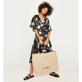 ザラ(ZARA)の今季 ザラ ジュートトートバッグ ショッピングバッグ ワンピ パンツ スカート(トートバッグ)