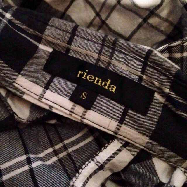 rienda(リエンダ)のrienda フリルチェックシャツS美品 レディースのトップス(シャツ/ブラウス(半袖/袖なし))の商品写真