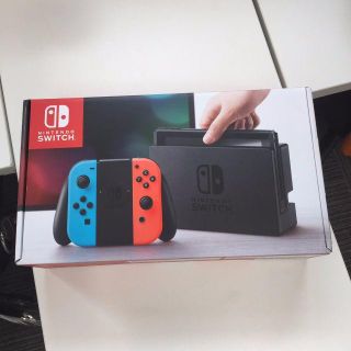 ニンテンドウ(任天堂)のニンテンドースイッチ本体(家庭用ゲーム機本体)