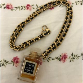 CHANEL 香水ネックレス