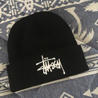 ステューシー(STUSSY)のstussy  黒ニット帽(ニット帽/ビーニー)