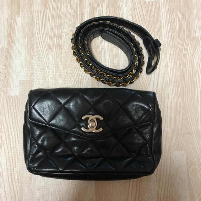 CHANEL(シャネル)のシャネル ウェストポーチ レディースのバッグ(ボディバッグ/ウエストポーチ)の商品写真