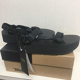 テバ(Teva)のテバ teva 厚底サンダル サイズ7 フラットフォーム ユニバーサル 黒(サンダル)