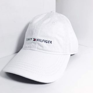 トミーヒルフィガー(TOMMY HILFIGER)のSALE！人気商品！トミーTOMMY HILFIGER白 ロゴ刺繍キャップ　新品(キャップ)