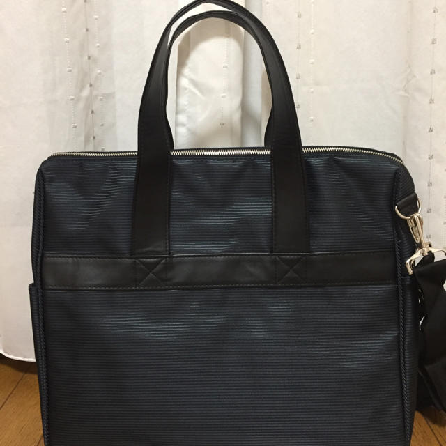 Giorgio Armani(ジョルジオアルマーニ)のアルマーニ新品ショルダー トート2wayレザー バッグ ラルフローレン タオル付 メンズのバッグ(トートバッグ)の商品写真